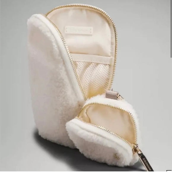 Lululemon Modular Phone Crossbody Bag  Fleece - Picture 3 of 12